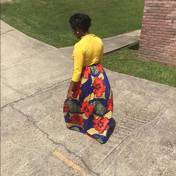 Dresses & Skirts - Women Multicolor Flora Print Maxi Skirt NWOT